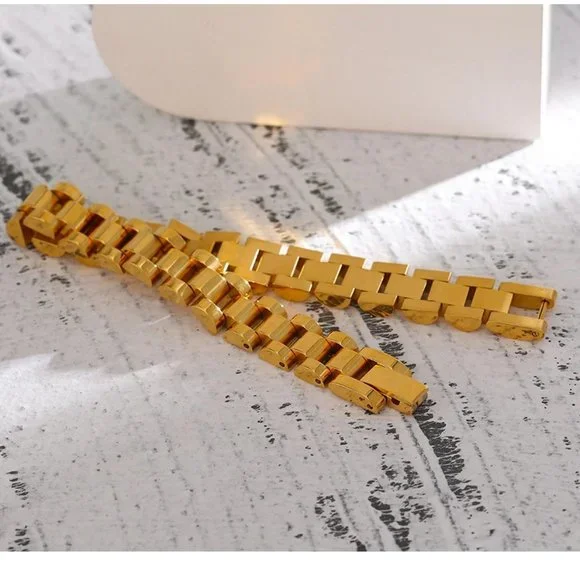 NEW 18K Gold Plated Chain Link Bracelet - Picture 8 of 8